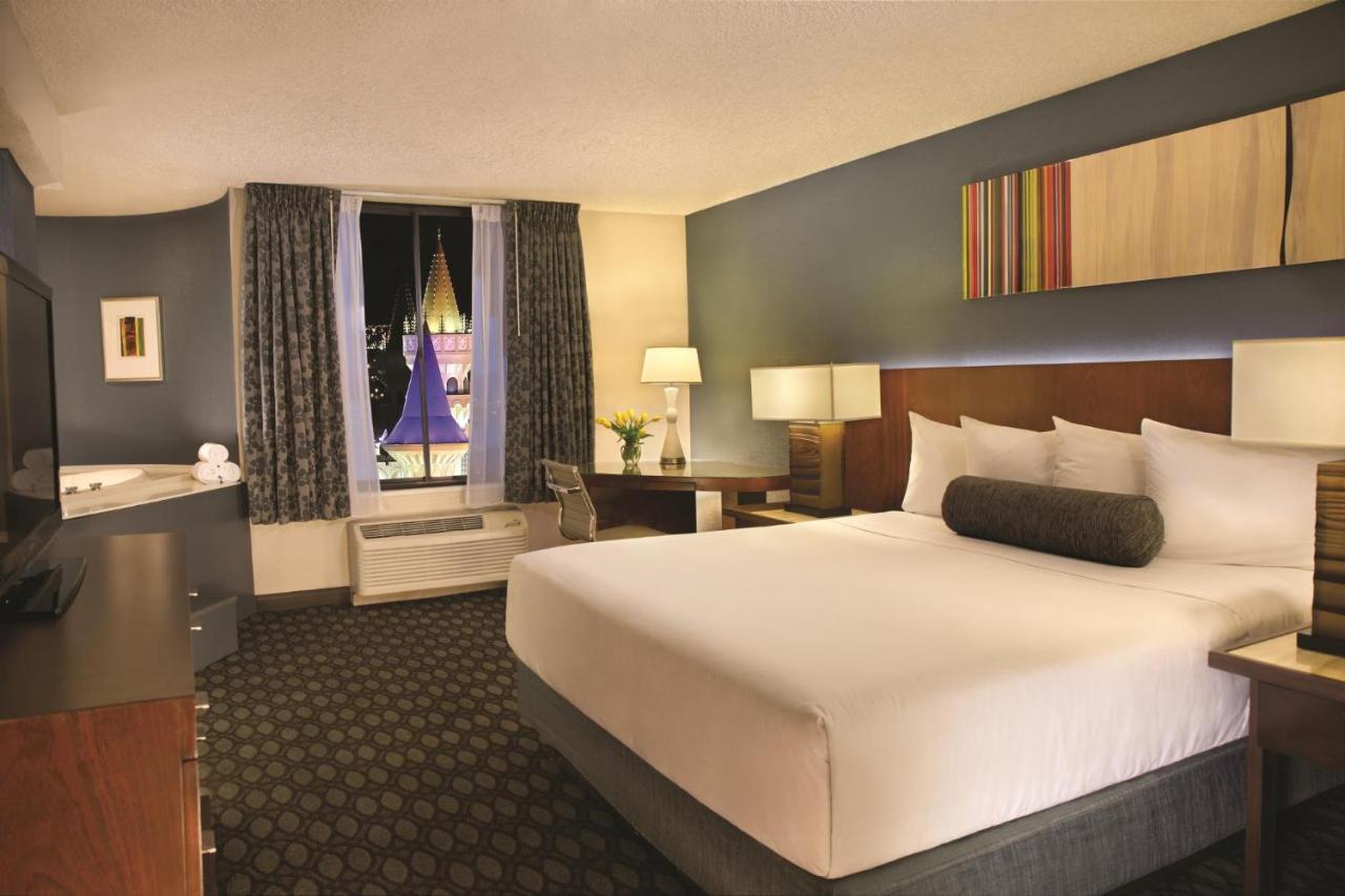 Beddable Unit By The Excalibur Casino Las Vegas Stripアパートホテル エクステリア 写真